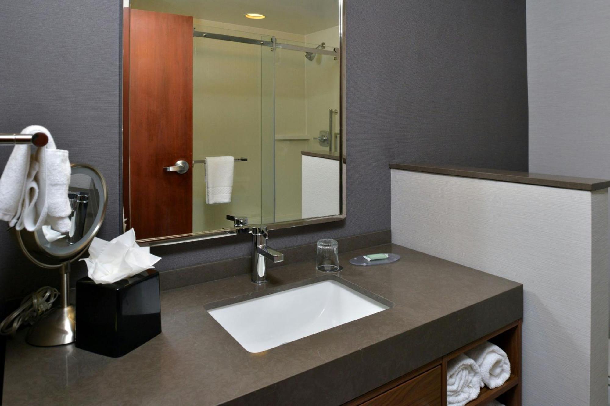 คอร์ตยาร์ด แฮร์ริสเบิร์ก เฮอร์ชีย์ Hotel ภายนอก รูปภาพ