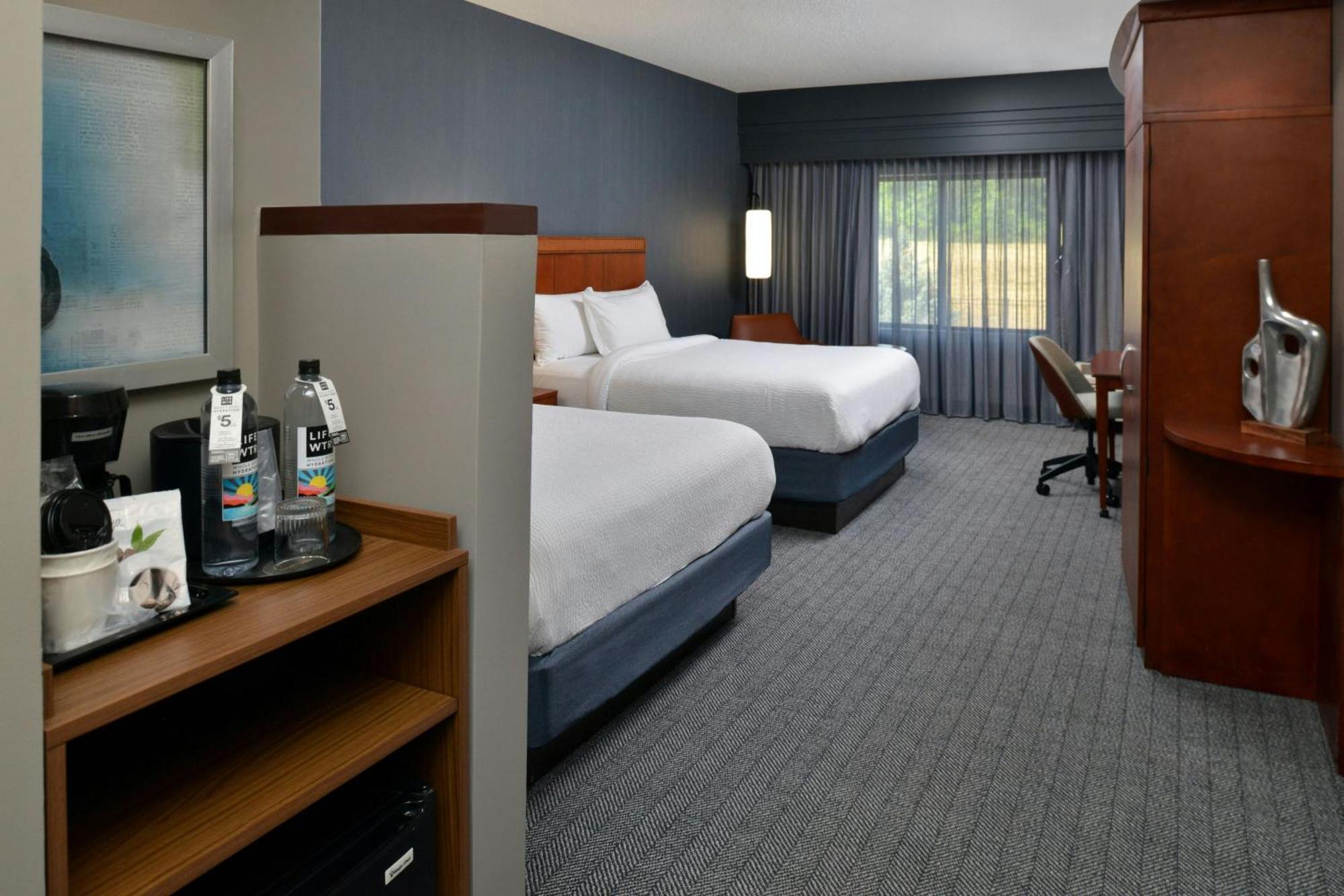 คอร์ตยาร์ด แฮร์ริสเบิร์ก เฮอร์ชีย์ Hotel ภายนอก รูปภาพ